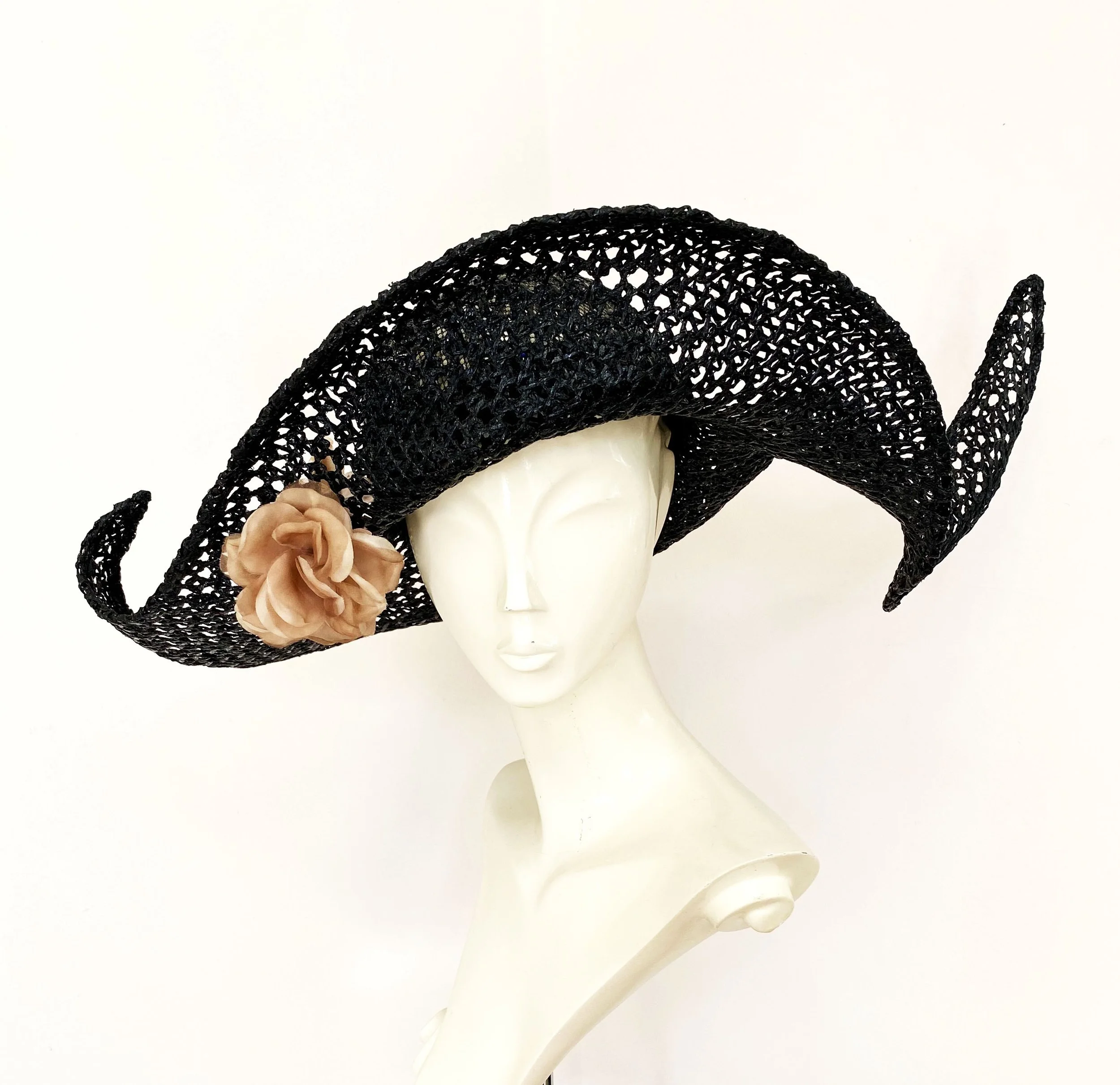 Misa Harada London ブラック シナマイ ベレー帽 スパンコール Misa Harada — The British Hat Guild